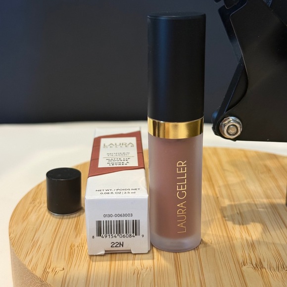 Laura Geller • Modern Classic • Matte Lip Mousse • Terrific Truffle • 0.08oz NIB - Picture 4 of 4